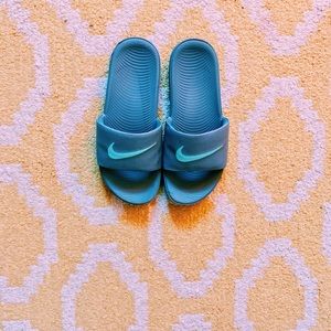 Nike slides